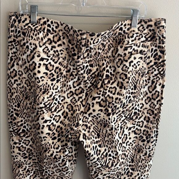 So slimming Chicos Leopard Print jeans ankle girlfriend fit size 16R - Picture 4 of 7